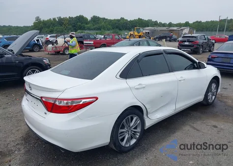 2015 Toyota Camry Se z USA, uszkodzony, nr VIN 4T1BF1FK8FU041141